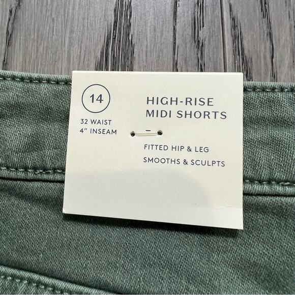 Universal Threads Green High Rise Midi Women's Shorts Size 14 - Picture 5 of 6